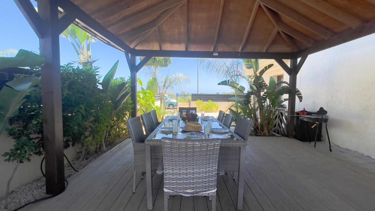 Blue Water Bay Villas パラリムニ エクステリア 写真