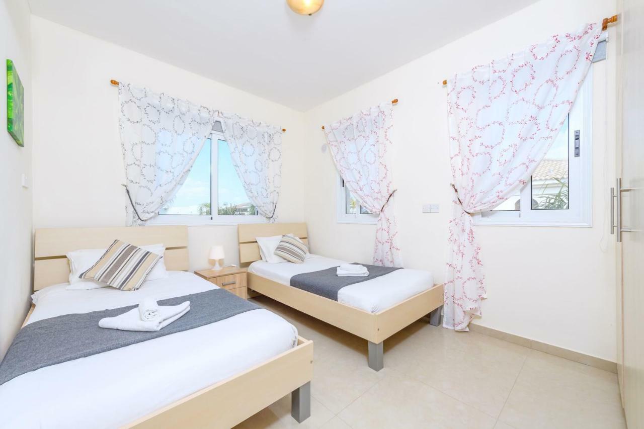 Blue Water Bay Villas パラリムニ エクステリア 写真