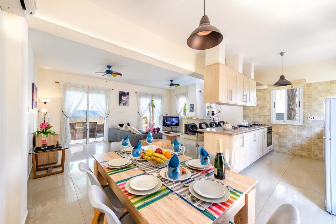 Blue Water Bay Villas パラリムニ エクステリア 写真